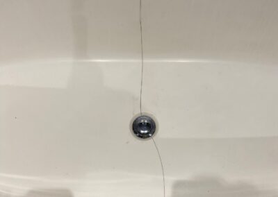 Plumbing and Drainage Company Cheshunt Waltham Cross Cracked bath repair and replacement